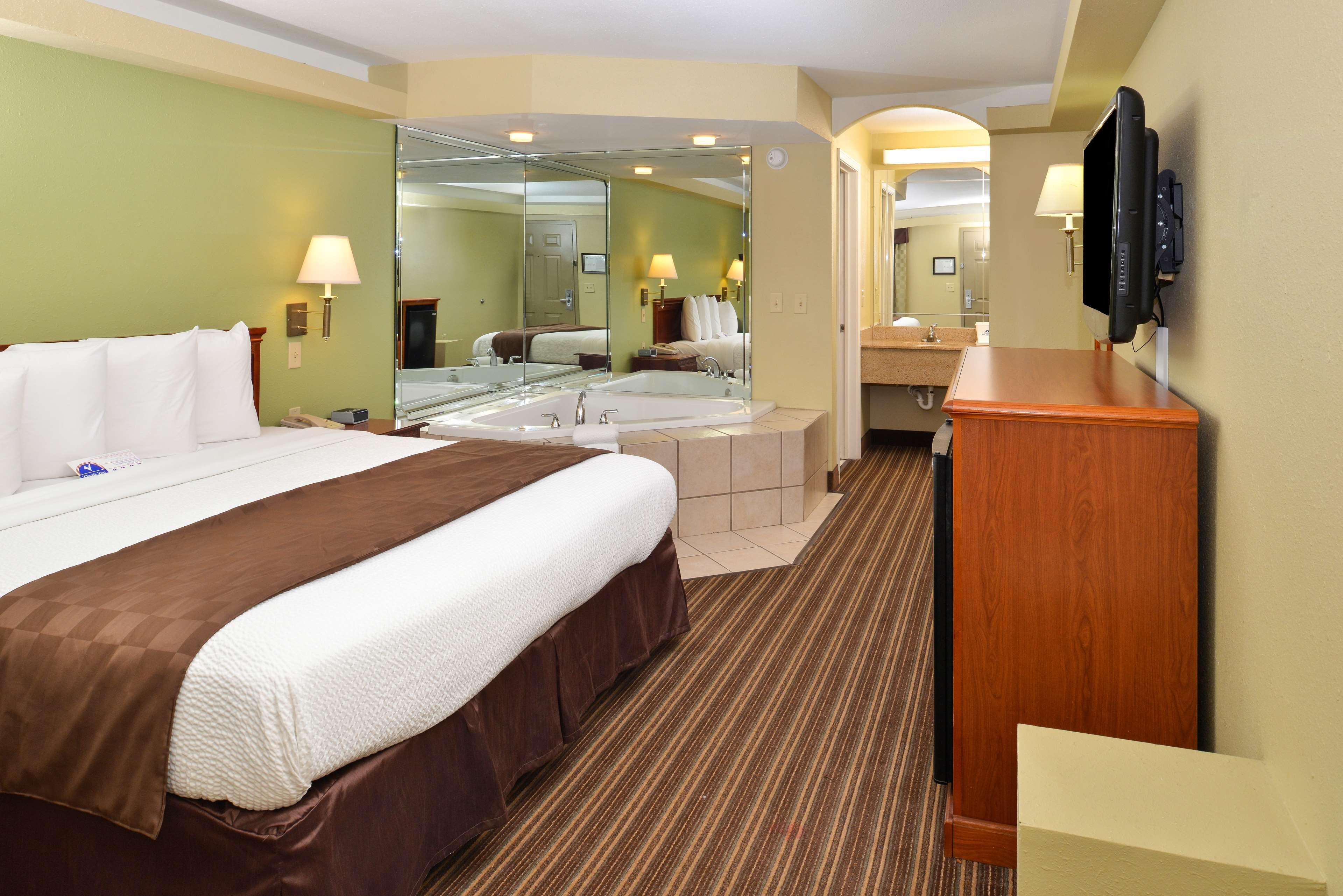 Americas Best Value Inn And Suites Little Rock Buitenkant foto