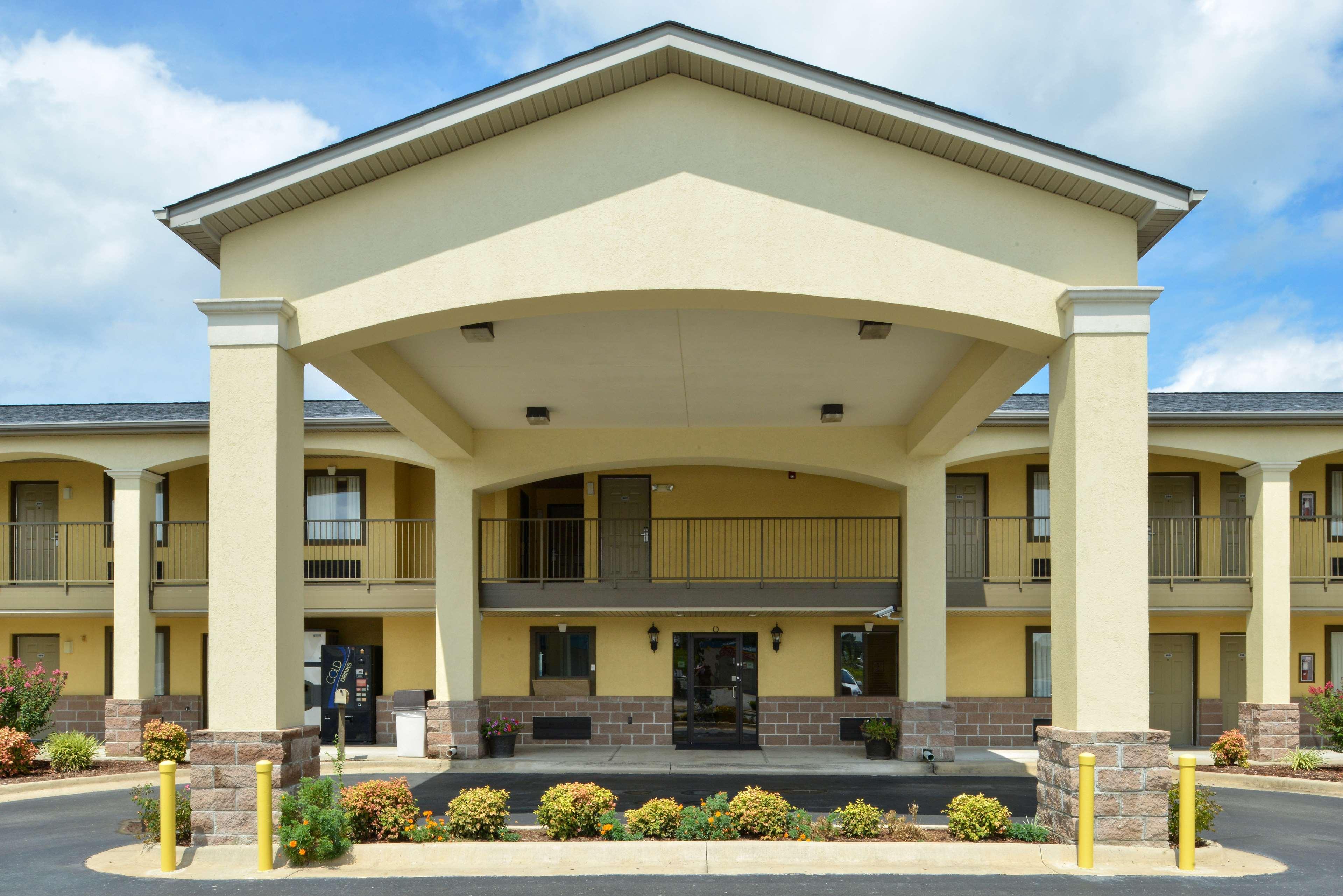 Americas Best Value Inn And Suites Little Rock Buitenkant foto