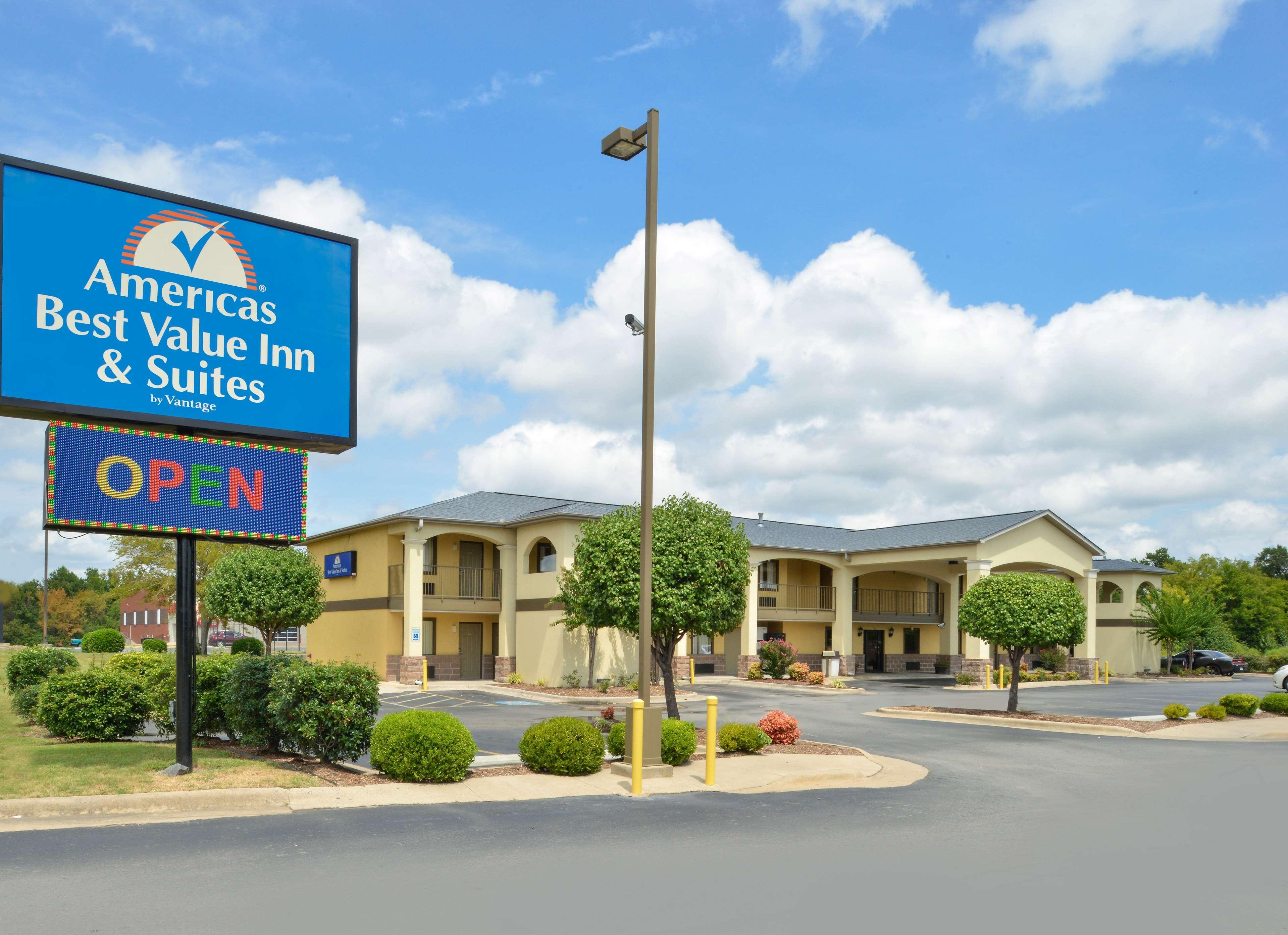 Americas Best Value Inn And Suites Little Rock Buitenkant foto