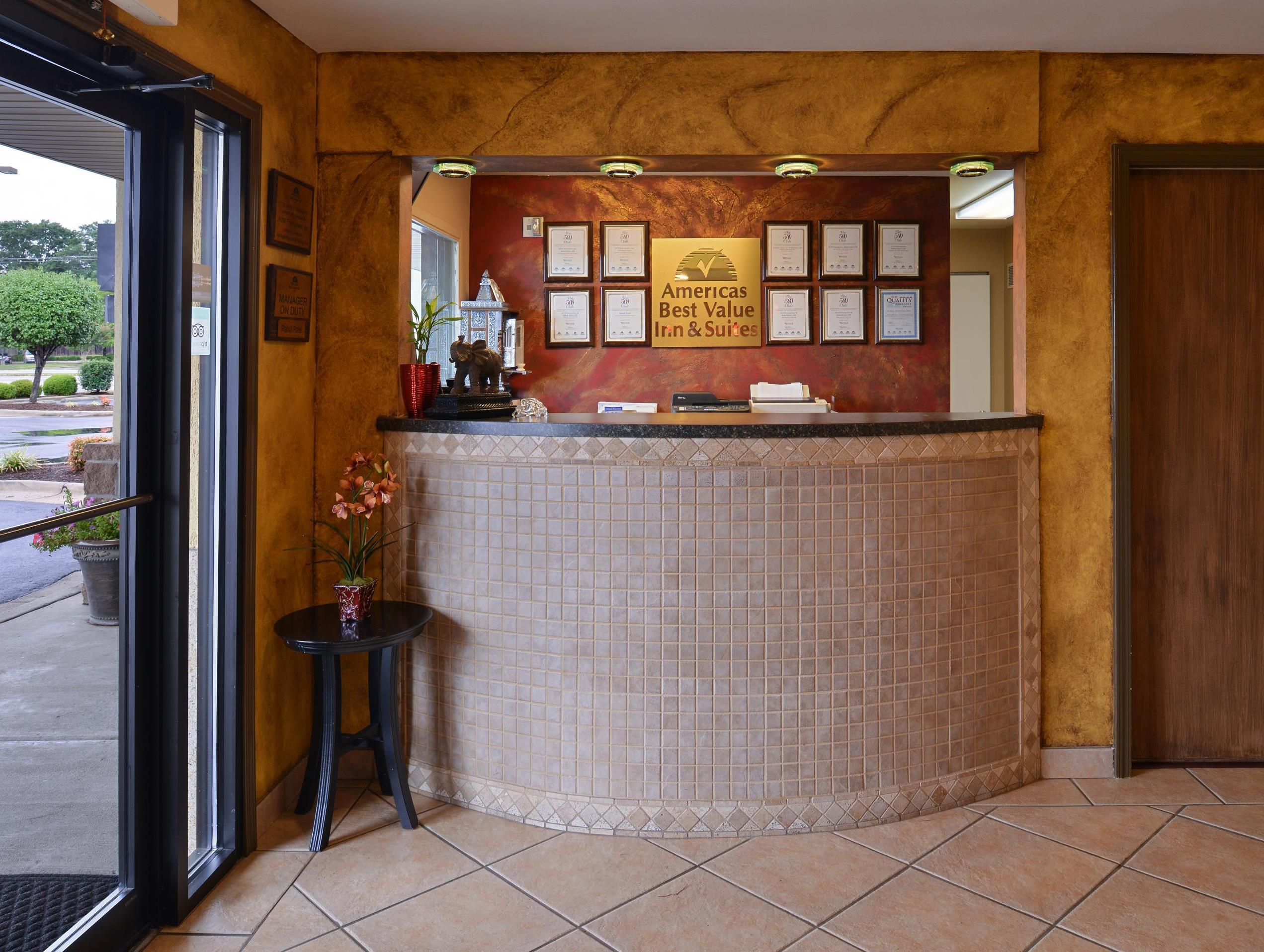 Americas Best Value Inn And Suites Little Rock Buitenkant foto