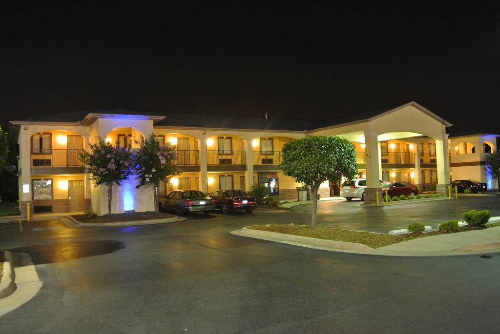 Americas Best Value Inn And Suites Little Rock Buitenkant foto